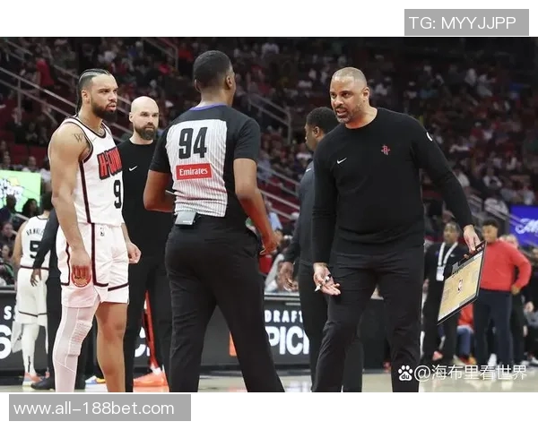 狄龙首节表现抢眼8投4中贡献全队最高9分并遭遇2次犯规困扰